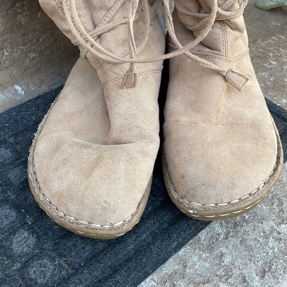 Airwalk ladies tie around boots - Picture 2 of 9